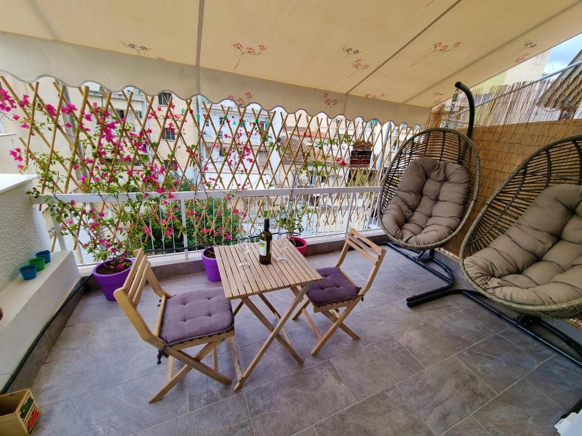 Wow Penthouse Boutique In The Heart Of Historical Center Lägenhet Aten Exteriör bild